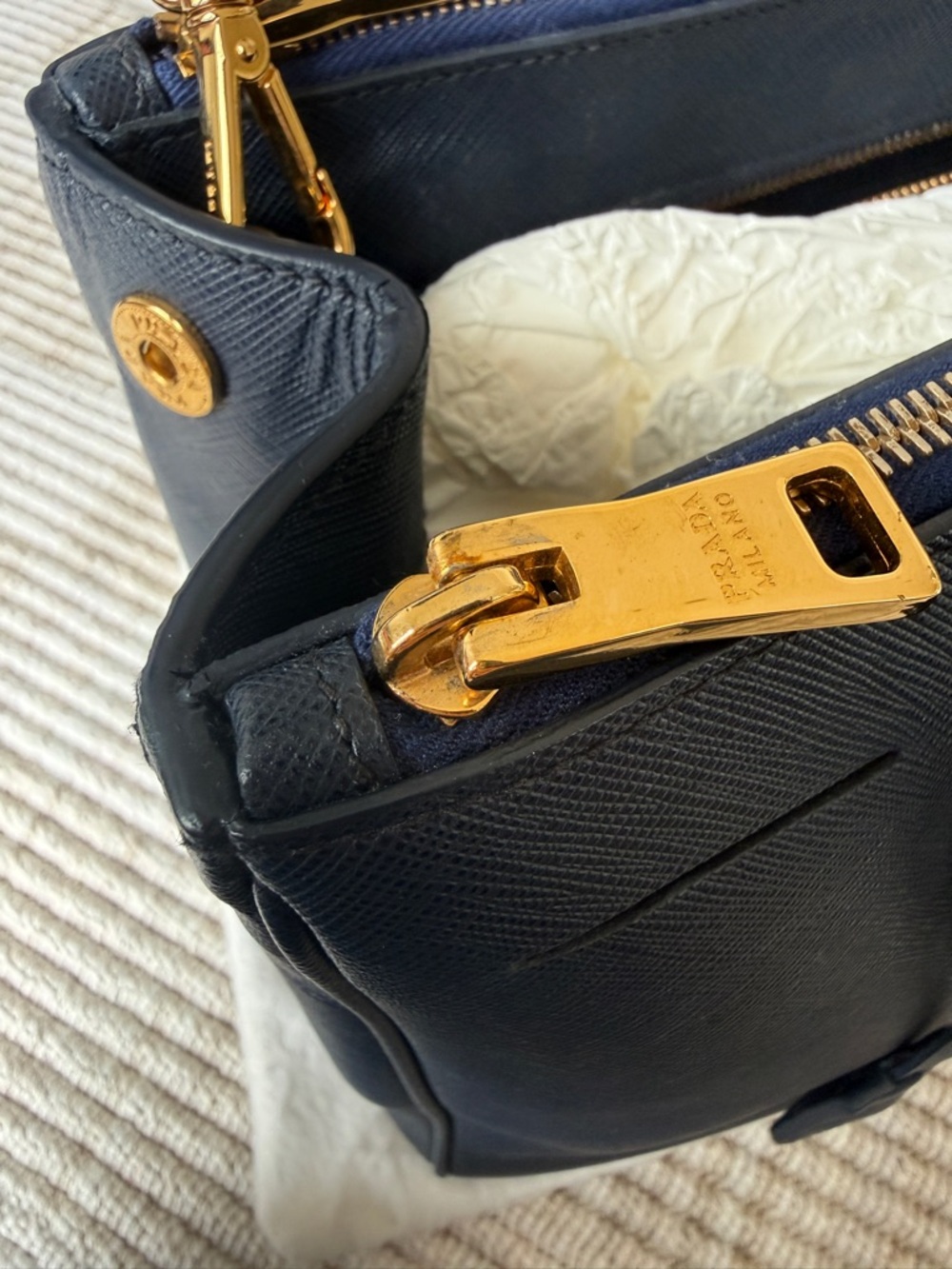 Prada Galleria large Saffiano leather bag - Picture 14 of 17